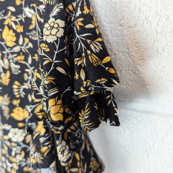 Angels 1X Flowy Ruffle Sleeve Peplum Top Ditsy Floral Mustard Black Blouse - Picture 4 of 10